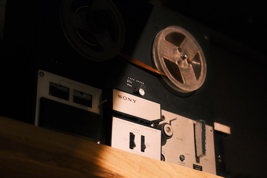 Vieš, kto je slovenský Joey alebo hlas Harryho Pottera? Otestuj sa v dabing kvíze