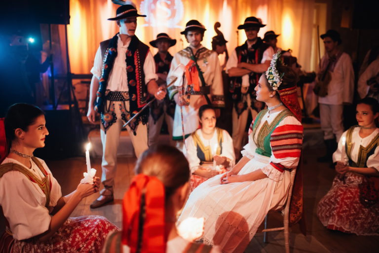 Folklór po polnoci: Kvíz zo slovenských svadobných ľudoviek